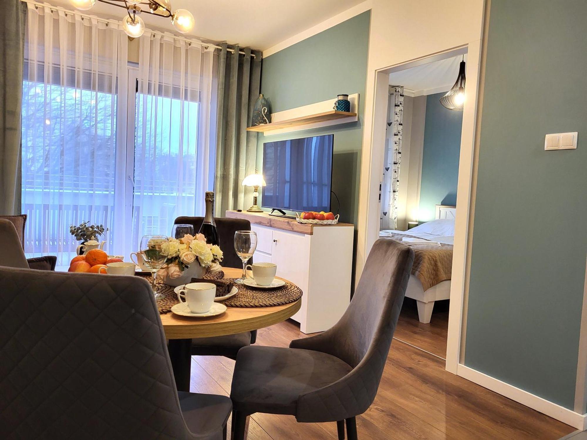 Miodowy Dom Exspanse Apartament 2 Lub 3 Pokoje Z Tarasem I Parkingiem Kolobrzeg Ngoại thất bức ảnh