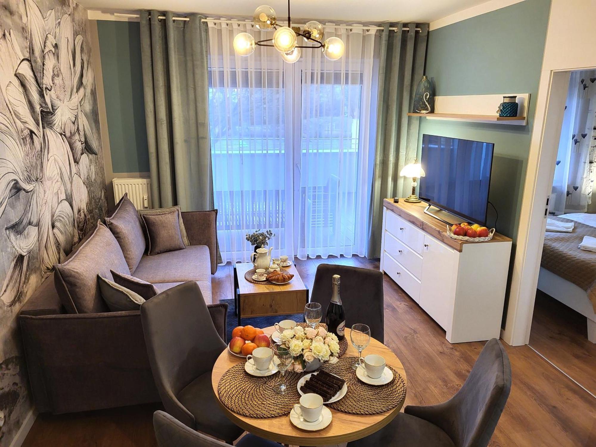 Miodowy Dom Exspanse Apartament 2 Lub 3 Pokoje Z Tarasem I Parkingiem Kolobrzeg Ngoại thất bức ảnh
